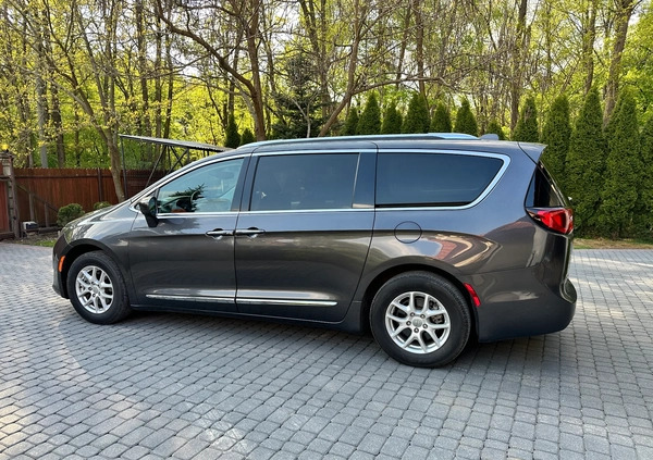 Chrysler Pacifica cena 114900 przebieg: 95000, rok produkcji 2020 z Susz małe 67